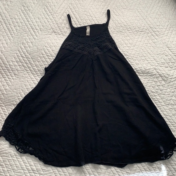 Tops - Lace Halter Top